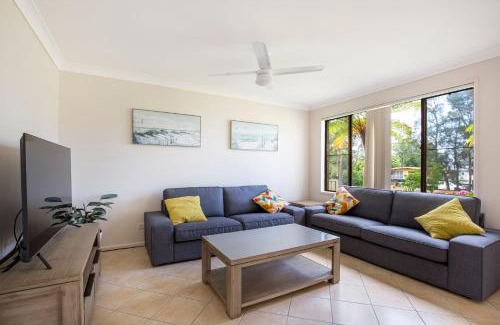 Culburra Beach Maison | Sunsets - Family Friendly, Affordable