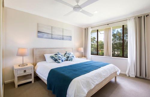 Culburra Beach Maison | Sunsets - Family Friendly, Affordable