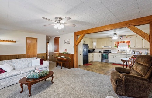 Chambersburg Maison | Sunsets With a Country View