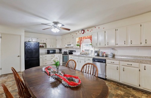 Chambersburg Maison | Sunsets With a Country View