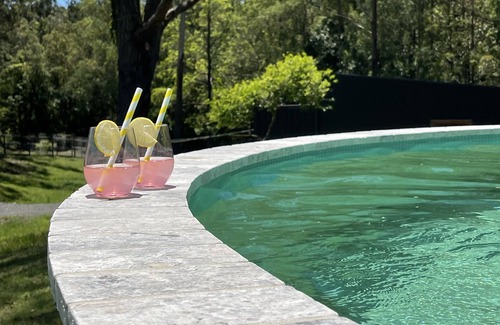 Glass House Mountains Maison | Sunshine Coast Farm Stay
