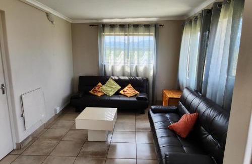 Hartbeespoort Chalet De Ski | Sunshine Cottage