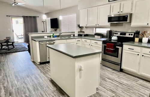 Summer Meadows Maison | Beau 3 Bd, 2 Bth! Chauffage de la piscine (facultatif). Près de Downtwn Gilbert.