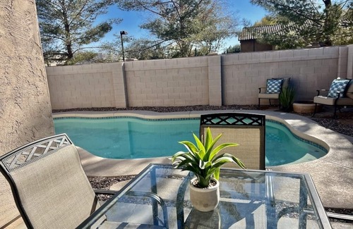 Summer Meadows Maison | Beau 3 Bd, 2 Bth! Chauffage de la piscine (facultatif). Près de Downtwn Gilbert.