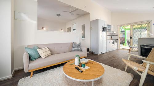 Cowes Maison | Sunshine Retreat Villa 4