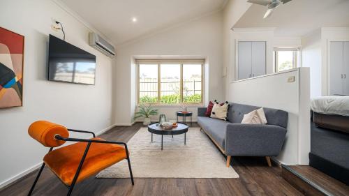 Cowes Maison | Sunshine Retreat Villa 6