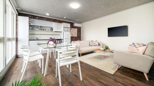 Cowes Maison | Sunshine Retreat Villa 7