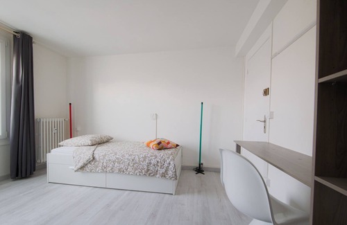 Reims Appartement | Chambre du Soleil avec douche