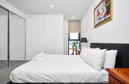 Sunshine Appartement | Sunview Modern 2-Bed with City Views