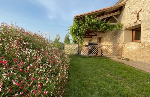 Les Leves-et-Thoumeyragues Villa | Maison de charme, piscine et grand jardin, au milieu des vignes