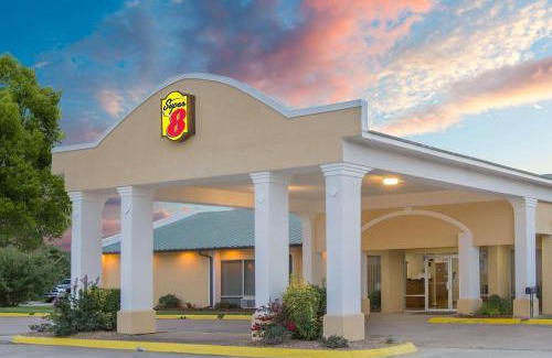 Brinkley Hôtel | Super 8 by Wyndham Brinkley