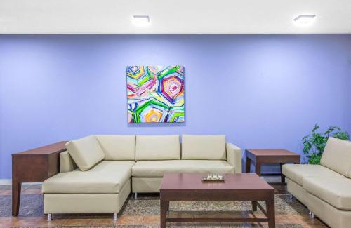 Brinkley Hôtel | Super 8 by Wyndham Brinkley