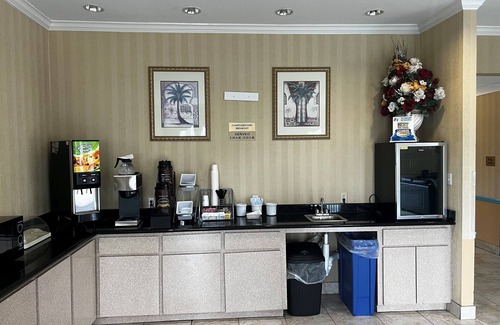 Brookshire Hôtel | Super 8 by Wyndham Brookshire TX