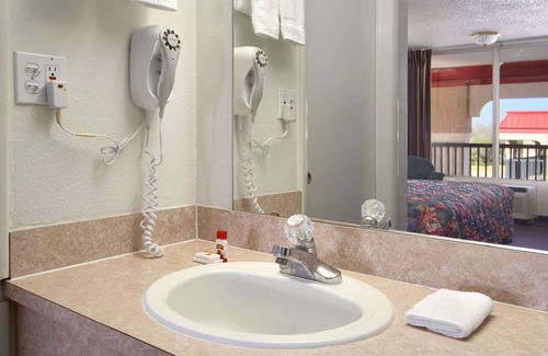Central Oklahoma City Hôtel | Super 8 by Wyndham Oklahoma Fairgrounds