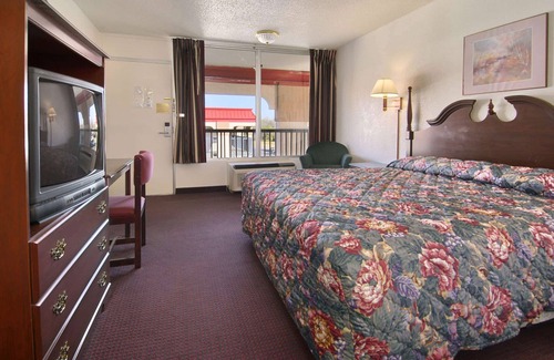 Central Oklahoma City Hôtel | Super 8 by Wyndham Oklahoma Fairgrounds