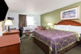 Plum Hôtel | Super 8 by Wyndham Pittsburgh/Monroeville