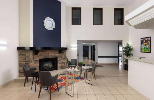 Bellefeuille Hôtel | Super 8 by Wyndham St-Jerome