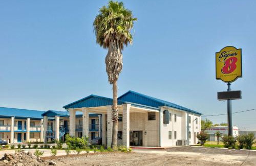 Victoria Hôtel | Super 8 by Wyndham Victoria - South - Hwy 59