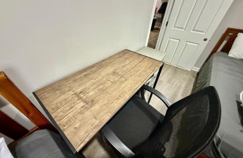 Back of the Yards Maison | Super Amazing Place To Stay Near Downtown! Free Parking