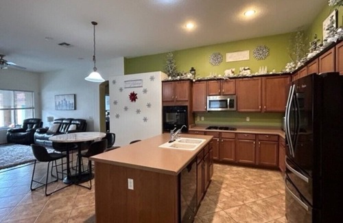 Glendale Maison | ☀️Super Bowl Ready!☀️ private home, short walk to stadium.