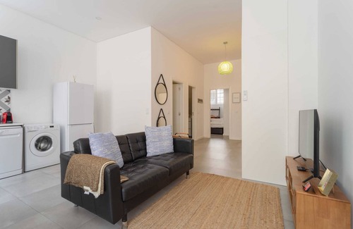Chiado Appartement | Super Central Walk Anywhere w/AC, Lift, 3BDR, 2BA