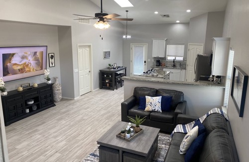 Provence Maison | Super close to all the fun, short walk to Westgate Entertainment District.