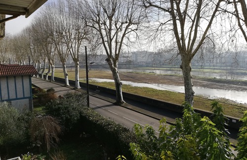 Dax Appartement | Super appartement T3 refait à neuf, au coeur de Dax, avec beaucoup de charme