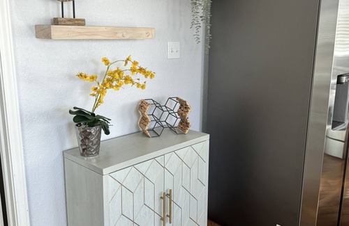 Timberwood Park Maison | Super cozy newly renovated and furnished house.