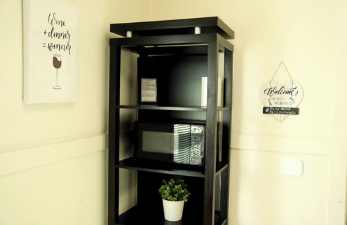 Tehama County Cottage | Super Cute, 1 Bedroom cottage close to the river, and 6 miles to the Casino