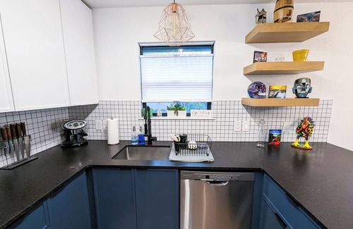 St. Johns Maison | Super Cute and Fully renovated 2 bedroom Home, 8 mins to downtown