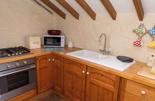 Crymych Maison | Super dog friendly barn conversion - sleeps 6 plus unlimited dogs