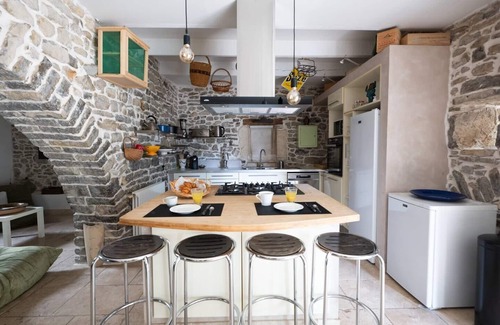 Saint-Bauzille-de-Montmel Maison | Superbe Villa avec Piscine et Jardin