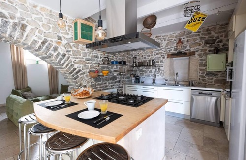 Saint-Bauzille-de-Montmel Maison | Superbe Villa avec Piscine et Jardin
