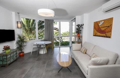 Nerja City Centre Appartement | Super Front Line Modern New Apartm