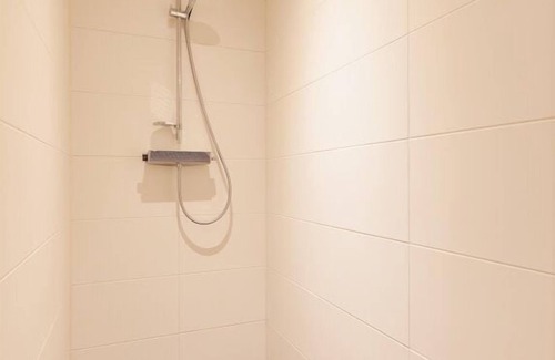 Alt Gaarz Appartement | Super Gemütliche 2-raum-ferienwohnung mit Terrasse, 500 m bis zum Strand