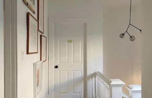 Emeryville Maison | Super Location Clean Stylish Sunny & New Bathroom