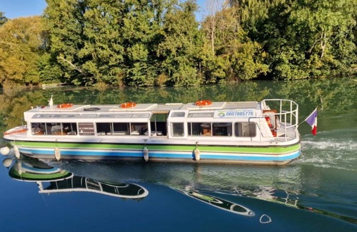 La Ferte-sous-Jouarre Location De Bateaux | Super mini-salle pour vos fêtes, sur l'eau !