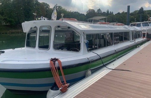 La Ferte-sous-Jouarre Location De Bateaux | Super mini-salle pour vos fêtes, sur l'eau !