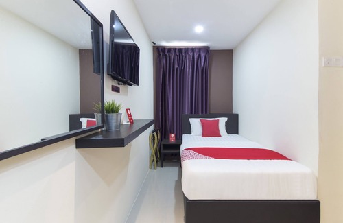 The Strand Hôtel | Super OYO 326 Tc Hotel