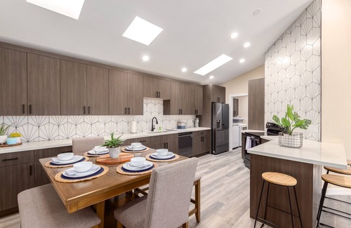 Township Maison | Super Remodel! Mesa Family Home with Community Pool! Dog Friendly!