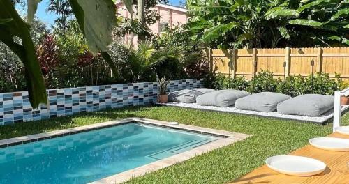 Edgewood Villa | Super stylish 4 BR Home Steps from the Fun