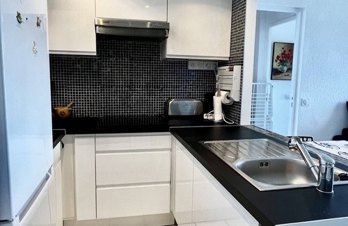 Saint-Hippolyte Appartement | Super t 3 vue mer Piscine Clim Wifi Parking