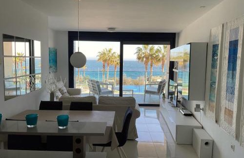 Punta Prima Appartement | Super zeezicht in eerste lijn met verwarmd zwembad en fitness