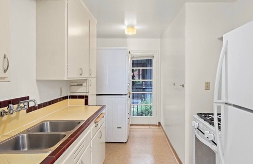 Piedmont Avenue Appartement | Superb 1-bedroom apartment in Oakland with in-unit washer + dryer