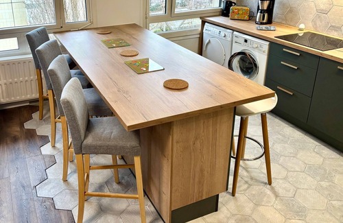 Saint-Remi Appartement | BedinReims Superbe 140m² 5chb/2sdb +parking gratuit centre Ideal 8 à 9pers