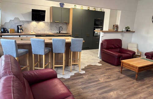 Saint-Remi Appartement | BedinReims Superbe 140m² 5chb/2sdb +parking gratuit centre Ideal 8 à 9pers