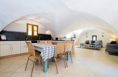 Lussan Autre | Mas du 16e siècle de 200m2, 12 pers, piscine, 3 hectares de terrain, 20km UZES