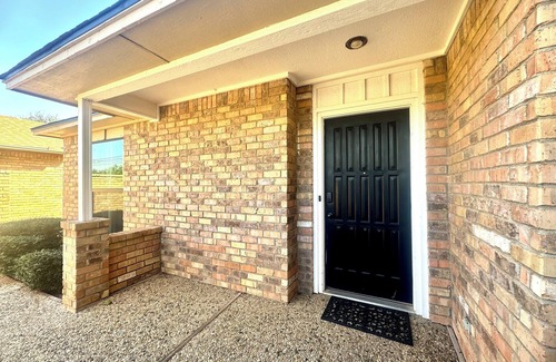 Midland Maison | Superb 2-bedroom house with AC in charming Midland
