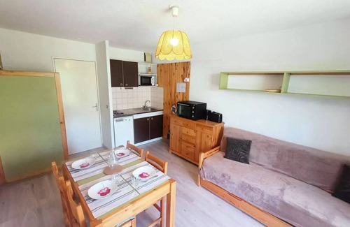 Reallon Appartement | Superb 4-bed studio with enclosed sleeping area in Réallon