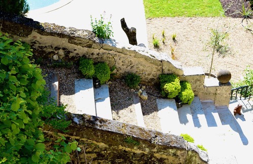 Vouvray Maison | Demeure XVIIIe au luxe simple, calme, jardins soignés et piscine chauffée